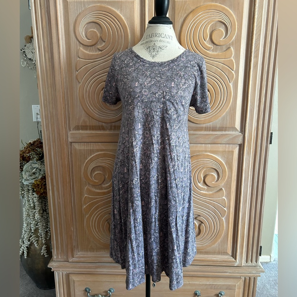 LuLaRoe Carly Gray Floral Dress. Size Small